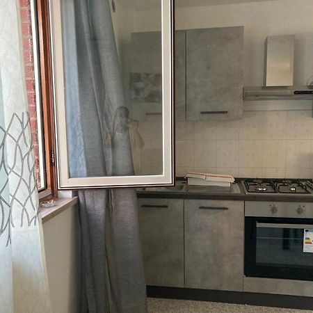 Appartamento sulla piazza 90 m dal mare Anzio Esterno foto