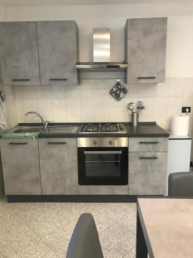 Appartamento sulla piazza 90 m dal mare Anzio Esterno foto